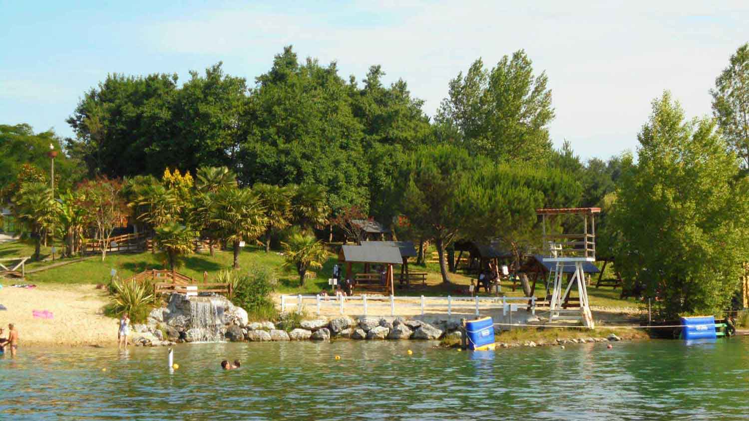 L'aire de pique-nique du Water Park de Sames